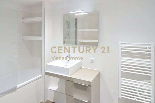 Appartement F3 &agrave; louer - 3 pi&egrave;ces - 72,60 m2 - St Jean De Vedas - 34 - LANGUEDOC-ROUSSILLON