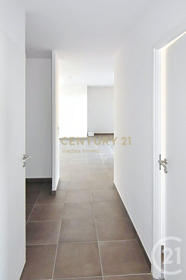 Appartement F3 &agrave; louer - 3 pi&egrave;ces - 72,60 m2 - St Jean De Vedas - 34 - LANGUEDOC-ROUSSILLON