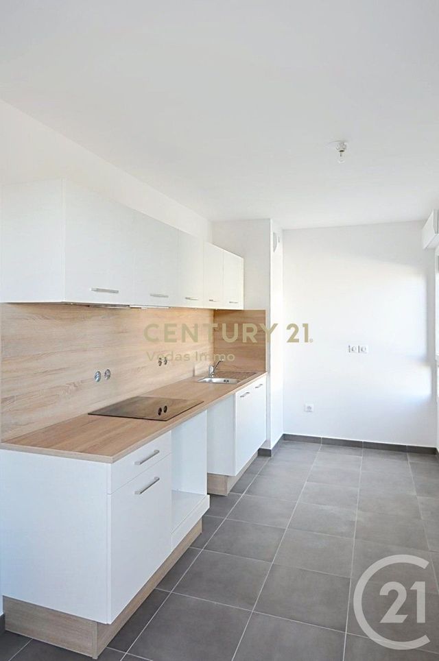 Appartement F3 &agrave; louer - 3 pi&egrave;ces - 72,60 m2 - St Jean De Vedas - 34 - LANGUEDOC-ROUSSILLON