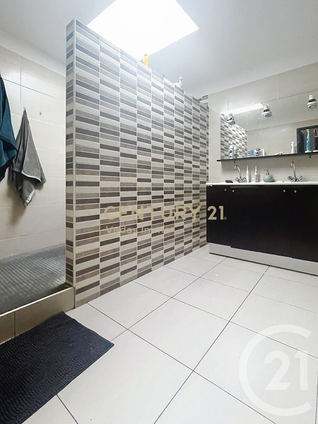 Appartement F4 &agrave; louer - 4 pi&egrave;ces - 107,24 m2 - Gigean - 34 - LANGUEDOC-ROUSSILLON