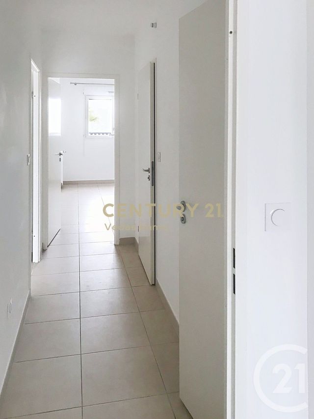 Appartement F3 &agrave; louer - 3 pi&egrave;ces - 61,45 m2 - St Jean De Vedas - 34 - LANGUEDOC-ROUSSILLON