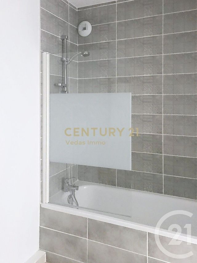 Appartement F3 &agrave; louer - 3 pi&egrave;ces - 61,45 m2 - St Jean De Vedas - 34 - LANGUEDOC-ROUSSILLON