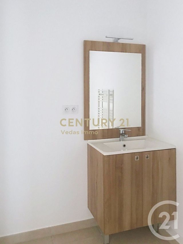 Appartement F3 &agrave; louer - 3 pi&egrave;ces - 61,45 m2 - St Jean De Vedas - 34 - LANGUEDOC-ROUSSILLON
