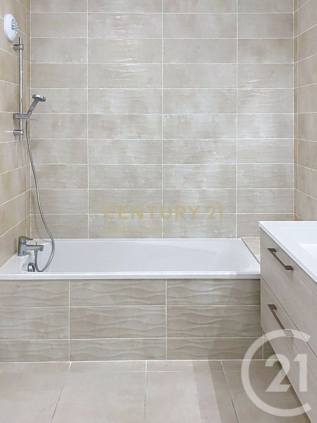 Appartement F2 &agrave; louer - 2 pi&egrave;ces - 42,50 m2 - St Jean De Vedas - 34 - LANGUEDOC-ROUSSILLON