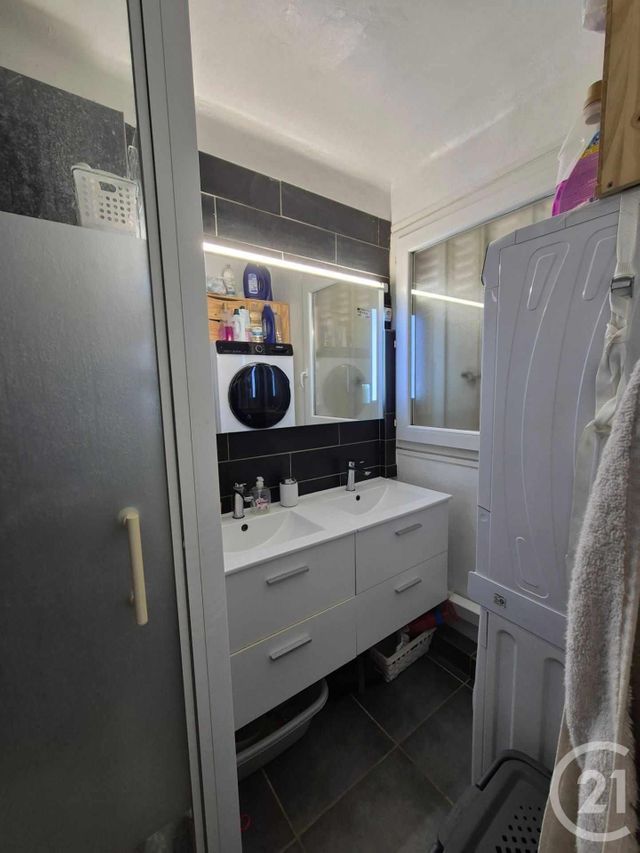 Appartement F4 à vendre - 4 pièces - 65 m2 - Toulon - 83 - PROVENCE-ALPES-COTE-D-AZUR