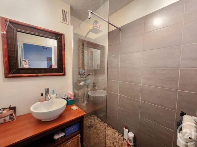 Appartement T2 à vendre - 2 pièces - 48,60 m2 - Toulon - 83 - PROVENCE-ALPES-COTE-D-AZUR