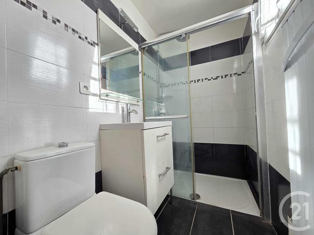 Appartement T2 à vendre - 2 pièces - 35 m2 - Toulon - 83 - PROVENCE-ALPES-COTE-D-AZUR