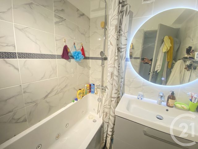 Appartement à vendre - 3 pièces - 58 m2 - Toulon - 83 - PROVENCE-ALPES-COTE-D-AZUR