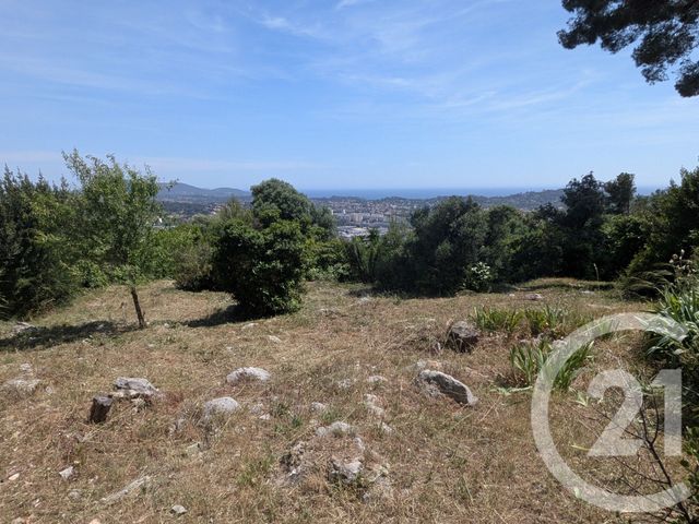 Maison à vendre - 4 pièces - 348 m2 - Toulon - 83 - PROVENCE-ALPES-COTE-D-AZUR