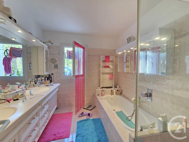 Maison à vendre - 5 pièces - 170 m2 - Six Fours Les Plages - 83 - PROVENCE-ALPES-COTE-D-AZUR