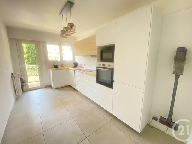 Appartement à vendre - 4 pièces - 80 m2 - Toulon - 83 - PROVENCE-ALPES-COTE-D-AZUR