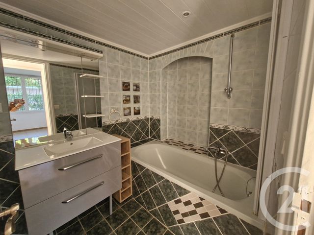 Appartement F4 à louer - 4 pièces - 64,37 m2 - Toulon - 83 - PROVENCE-ALPES-COTE-D-AZUR