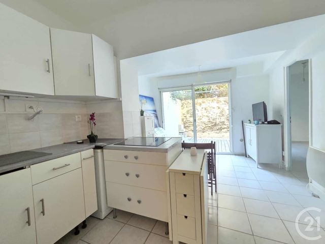 Appartement F2 à vendre - 2 pièces - 29 m2 - Toulon - 83 - PROVENCE-ALPES-COTE-D-AZUR