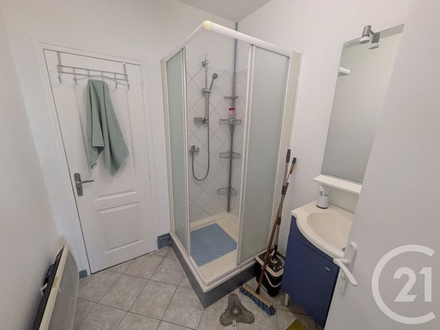 Appartement T2 à vendre - 2 pièces - 29,76 m2 - Toulon - 83 - PROVENCE-ALPES-COTE-D-AZUR