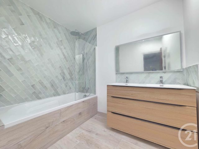 Appartement F4 &agrave; vendre - 4 pi&egrave;ces - 73,39 m2 - Le Castellet - 83 - PROVENCE-ALPES-COTE-D-AZUR