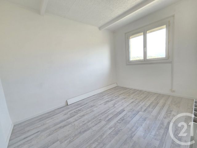 Appartement F4 &agrave; louer - 4 pi&egrave;ces - 63,15 m2 - Toulon - 83 - PROVENCE-ALPES-COTE-D-AZUR