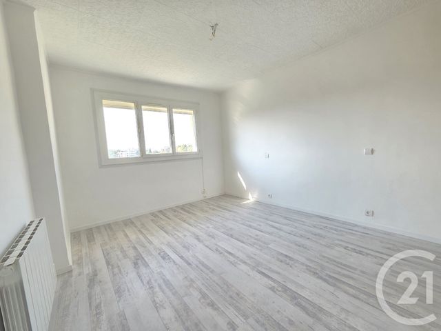 Appartement F4 &agrave; louer - 4 pi&egrave;ces - 63,15 m2 - Toulon - 83 - PROVENCE-ALPES-COTE-D-AZUR