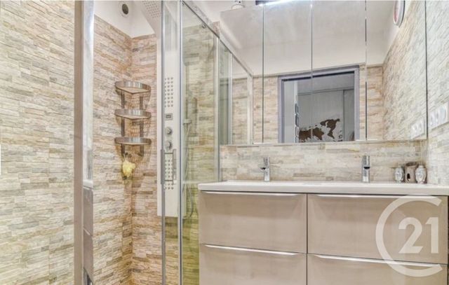 Appartement T4 &agrave; vendre - 4 pi&egrave;ces - 75,90 m2 - Toulon - 83 - PROVENCE-ALPES-COTE-D-AZUR