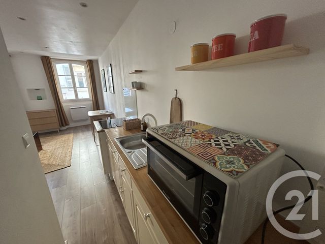 Appartement F1 &agrave; louer - 1 pi&egrave;ce - 25 m2 - Toulon - 83 - PROVENCE-ALPES-COTE-D-AZUR