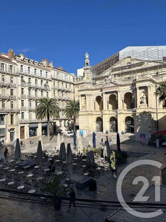 Appartement F1 &agrave; louer - 1 pi&egrave;ce - 25 m2 - Toulon - 83 - PROVENCE-ALPES-COTE-D-AZUR