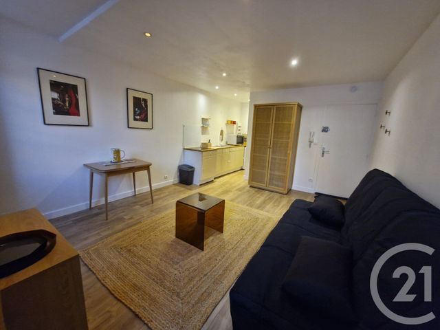 Appartement F1 &agrave; louer - 1 pi&egrave;ce - 25 m2 - Toulon - 83 - PROVENCE-ALPES-COTE-D-AZUR