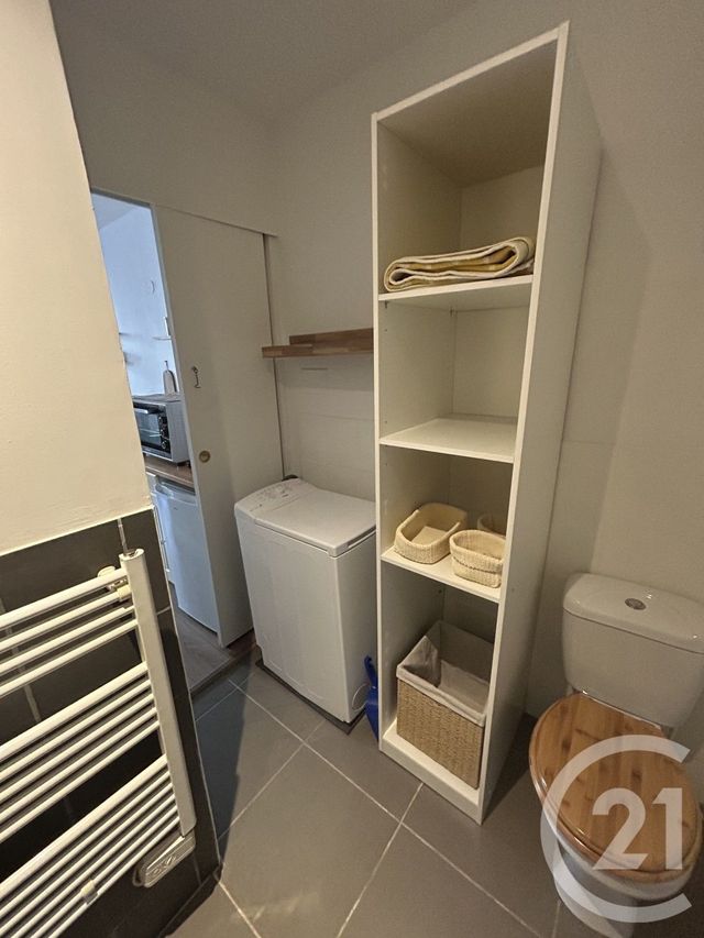 Appartement F1 &agrave; louer - 1 pi&egrave;ce - 25 m2 - Toulon - 83 - PROVENCE-ALPES-COTE-D-AZUR
