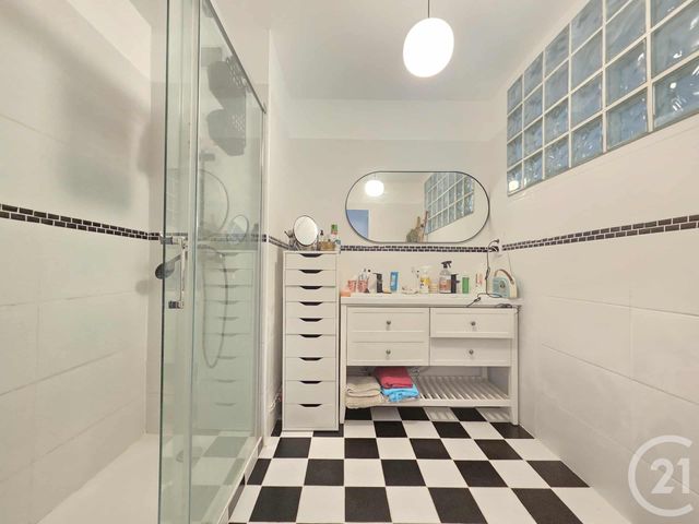 Appartement T4 &agrave; vendre - 4 pi&egrave;ces - 82,59 m2 - Toulon - 83 - PROVENCE-ALPES-COTE-D-AZUR