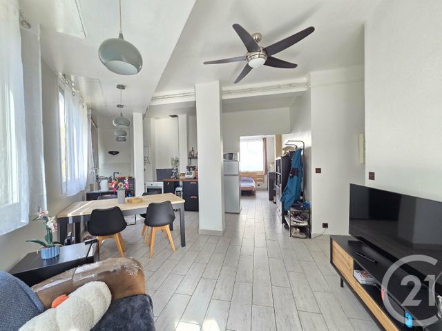 Appartement T2 à vendre - 2 pièces - 50,80 m2 - Toulon - 83 - PROVENCE-ALPES-COTE-D-AZUR