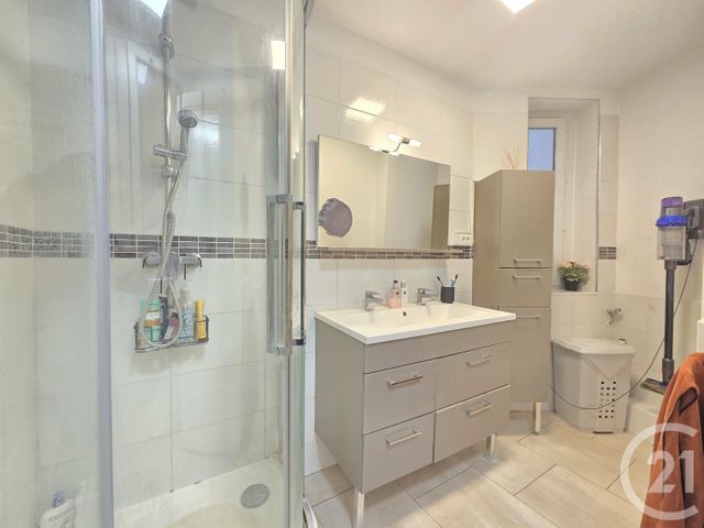 Appartement T3 à vendre - 3 pièces - 63,37 m2 - Toulon - 83 - PROVENCE-ALPES-COTE-D-AZUR