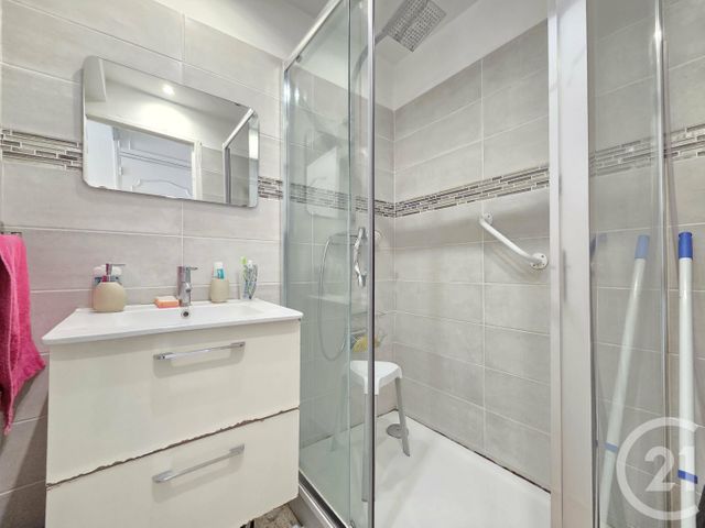 Appartement F4 à vendre - 4 pièces - 70 m2 - Toulon - 83 - PROVENCE-ALPES-COTE-D-AZUR