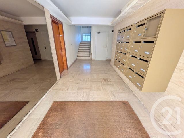 Appartement T2 à vendre - 2 pièces - 52,15 m2 - Toulon - 83 - PROVENCE-ALPES-COTE-D-AZUR