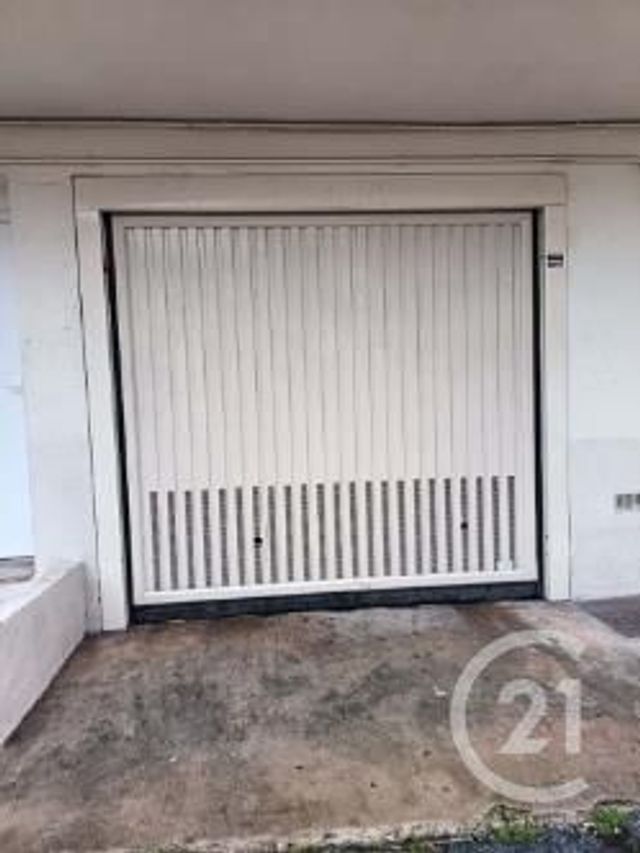 parking - TOULON - 83