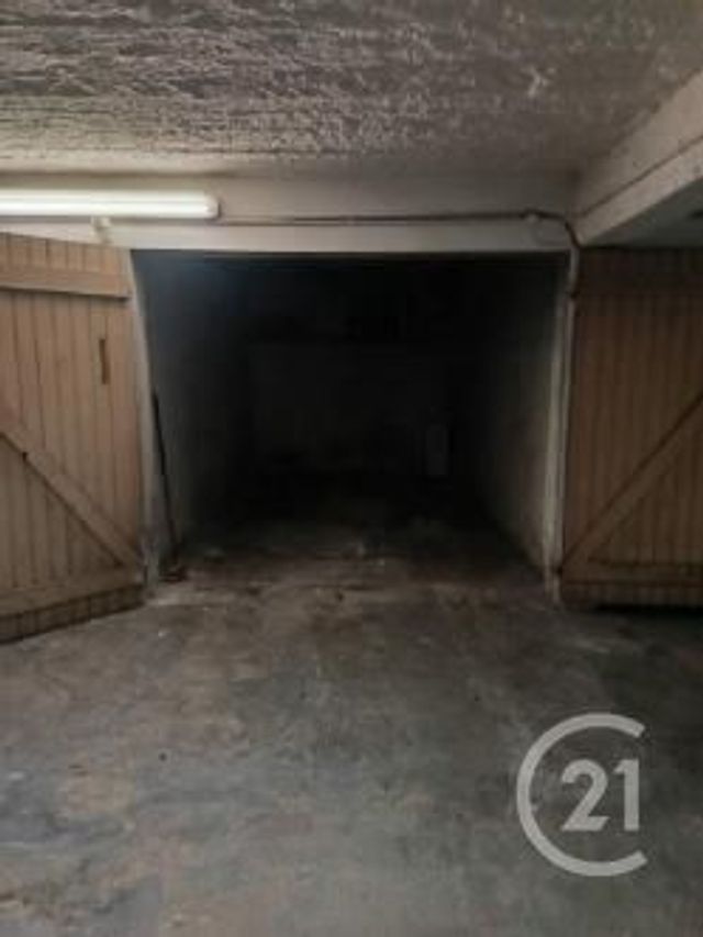 Parking &agrave; vendre - 15 m2 - Toulon - 83 - PROVENCE-ALPES-COTE-D-AZUR