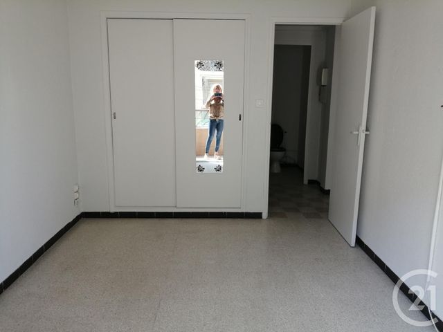 Appartement &agrave; louer - 2 pi&egrave;ces - 38 m2 - Toulon - 83 - PROVENCE-ALPES-COTE-D-AZUR