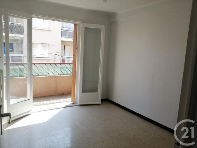 Appartement &agrave; louer - 2 pi&egrave;ces - 38 m2 - Toulon - 83 - PROVENCE-ALPES-COTE-D-AZUR