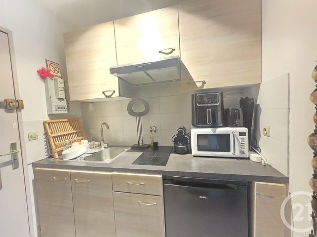 Appartement F1 &agrave; vendre - 1 pi&egrave;ce - 25,50 m2 - Hyeres - 83 - PROVENCE-ALPES-COTE-D-AZUR