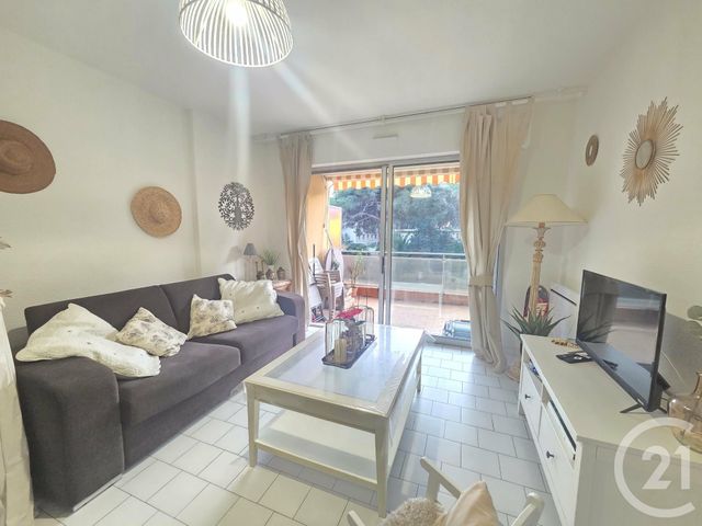 Appartement F1 &agrave; vendre - 1 pi&egrave;ce - 25,50 m2 - Hyeres - 83 - PROVENCE-ALPES-COTE-D-AZUR