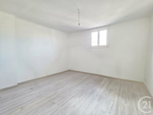 Appartement F4 &agrave; vendre - 4 pi&egrave;ces - 82,88 m2 - Ollioules - 83 - PROVENCE-ALPES-COTE-D-AZUR