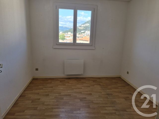 Appartement &agrave; louer - 3 pi&egrave;ces - 72 m2 - Toulon - 83 - PROVENCE-ALPES-COTE-D-AZUR
