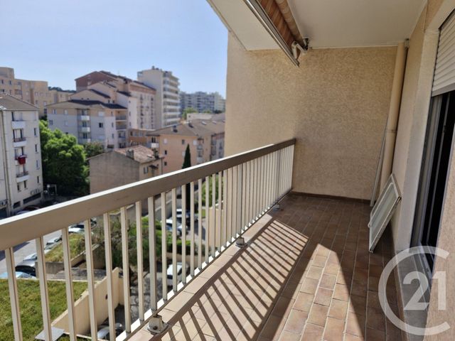 Appartement &agrave; louer - 3 pi&egrave;ces - 72 m2 - Toulon - 83 - PROVENCE-ALPES-COTE-D-AZUR