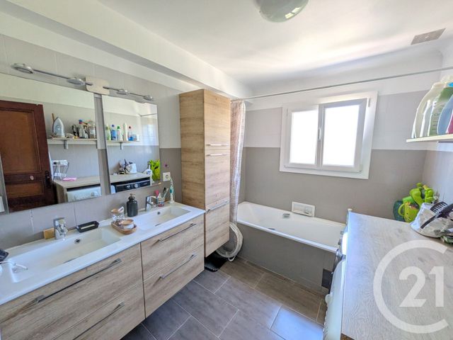Appartement T4 &agrave; vendre - 4 pi&egrave;ces - 106,41 m2 - Toulon - 83 - PROVENCE-ALPES-COTE-D-AZUR