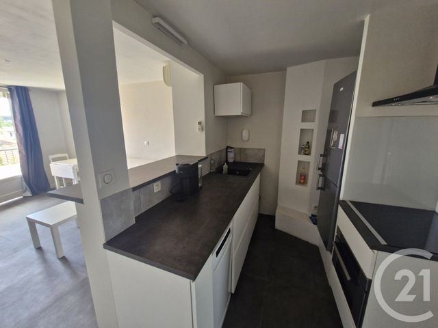 Appartement &agrave; louer - 2 pi&egrave;ces - 52 m2 - Toulon - 83 - PROVENCE-ALPES-COTE-D-AZUR