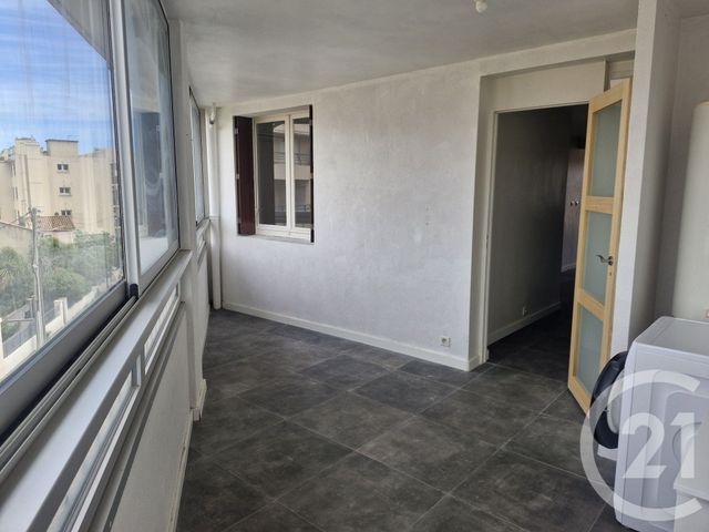Appartement &agrave; louer - 2 pi&egrave;ces - 52 m2 - Toulon - 83 - PROVENCE-ALPES-COTE-D-AZUR