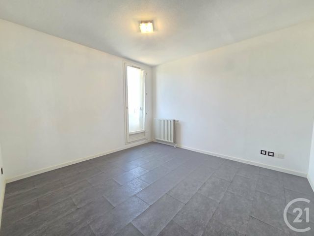 Appartement T3 &agrave; vendre - 3 pi&egrave;ces - 64,32 m2 - Toulon - 83 - PROVENCE-ALPES-COTE-D-AZUR