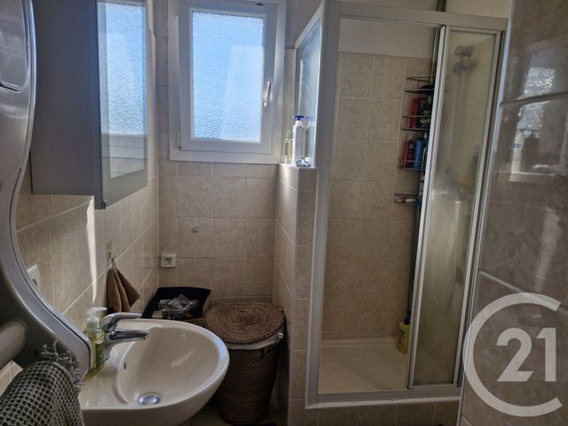 Appartement F5 &agrave; louer - 5 pi&egrave;ces - 101,60 m2 - Toulon - 83 - PROVENCE-ALPES-COTE-D-AZUR
