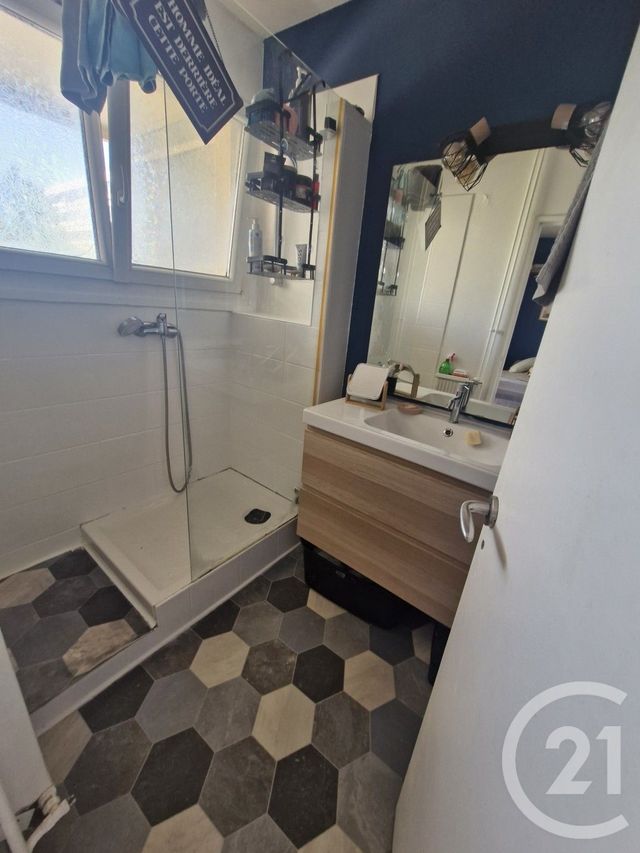 Appartement F2 &agrave; louer - 2 pi&egrave;ces - 52 m2 - Toulon - 83 - PROVENCE-ALPES-COTE-D-AZUR
