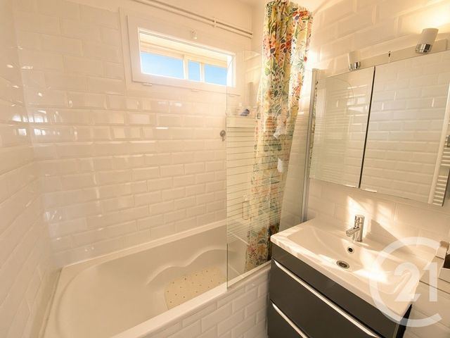Appartement F4 &agrave; vendre - 4 pi&egrave;ces - 57,83 m2 - Toulon - 83 - PROVENCE-ALPES-COTE-D-AZUR