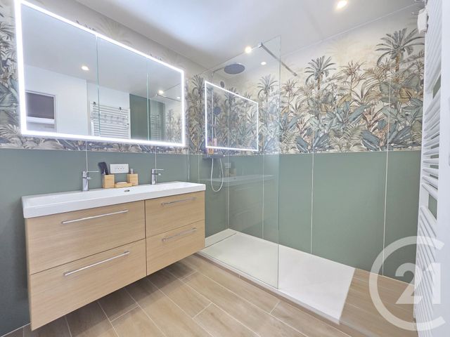 Appartement F4 &agrave; vendre - 4 pi&egrave;ces - 77,60 m2 - Toulon - 83 - PROVENCE-ALPES-COTE-D-AZUR
