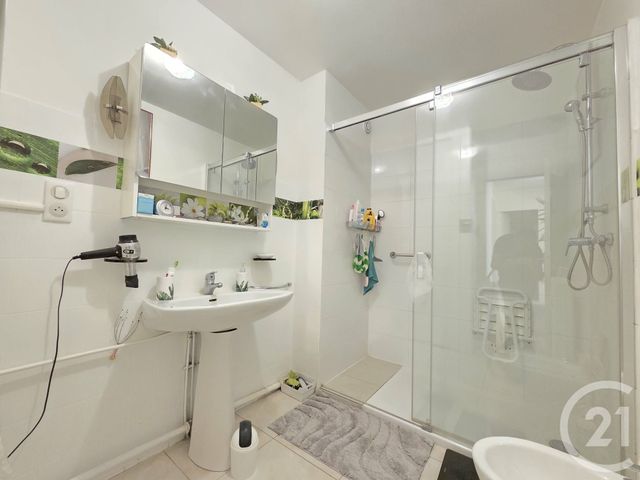 Appartement T3 &agrave; vendre - 3 pi&egrave;ces - 64,88 m2 - Toulon - 83 - PROVENCE-ALPES-COTE-D-AZUR