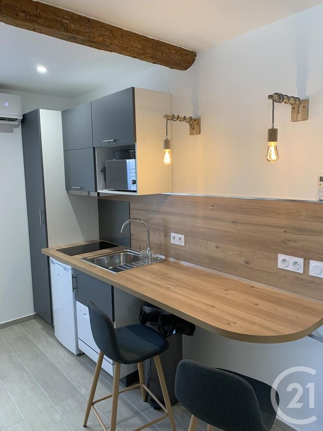 Appartement Studio &agrave; louer - 1 pi&egrave;ce - 17 m2 - Toulon - 83 - PROVENCE-ALPES-COTE-D-AZUR